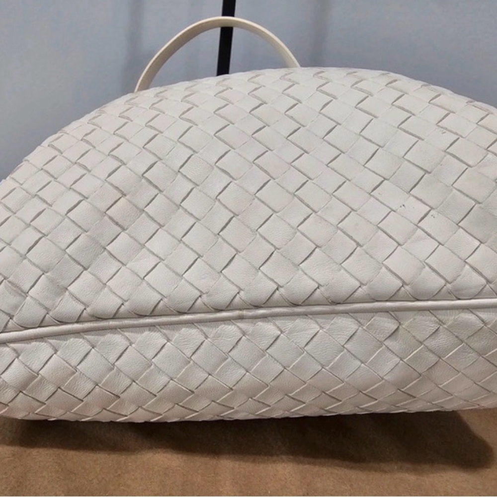 Bottega Veneta White Intrecciato Leather Tote Medium Size - Picture 10 of 16